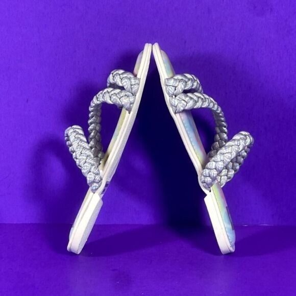 DV Dolce Vita Girls Silver Metallic Braided Flip-Flops Shoe Size 4-NEW - Picture 6 of 8